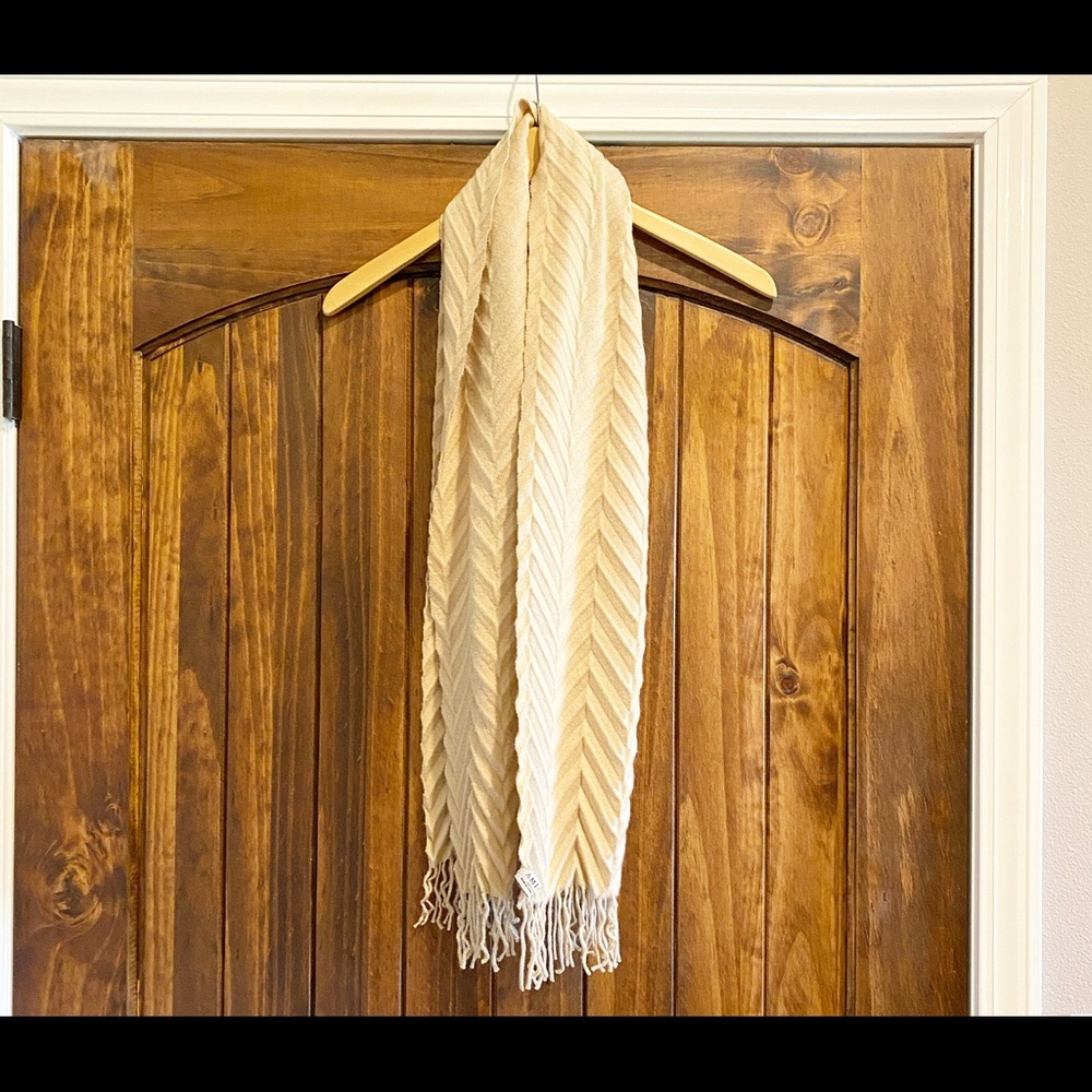 Cashmere scarf